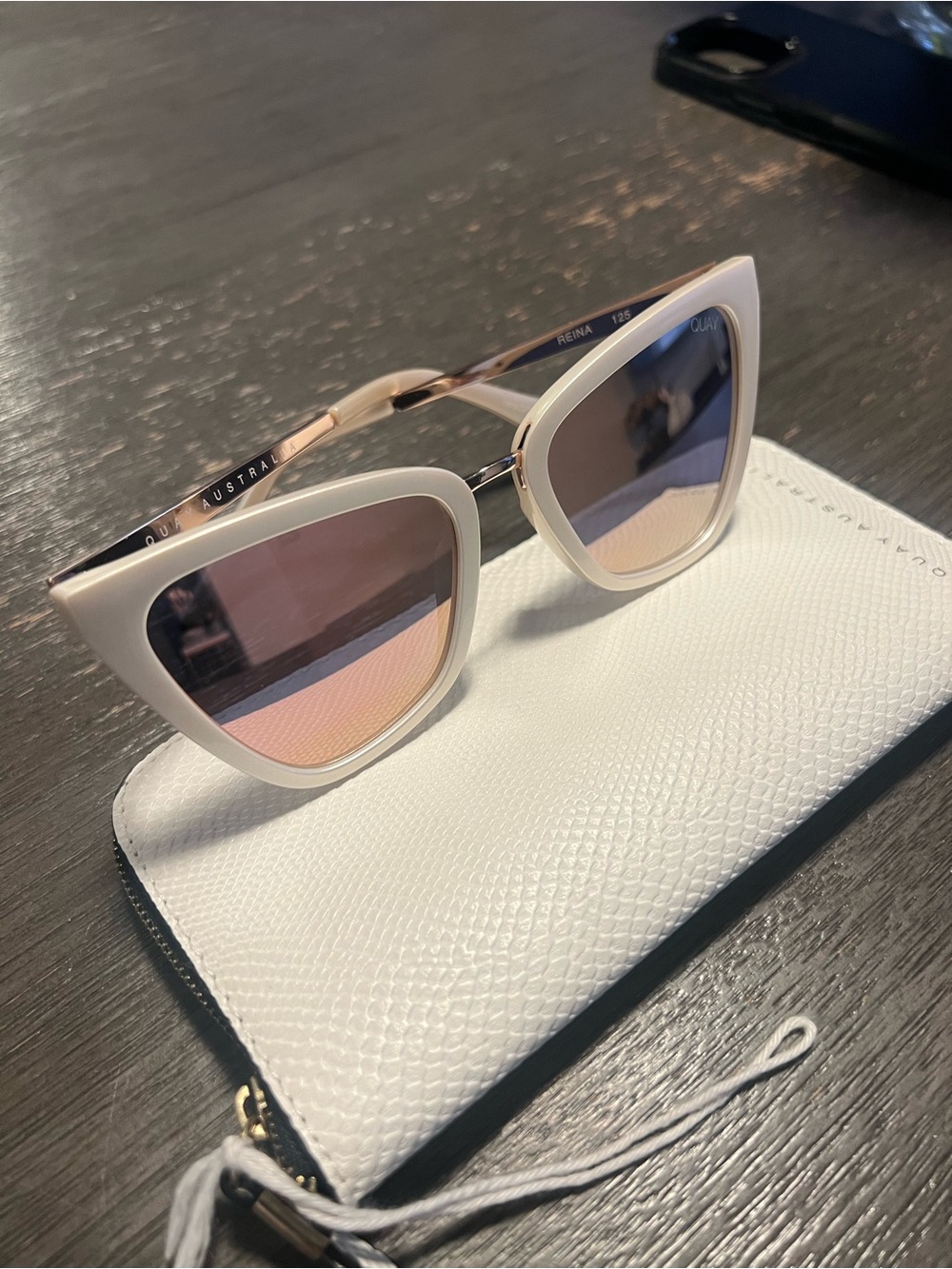 Stylish Cream Cat-Eye Sunglasses with Gradient Lenses